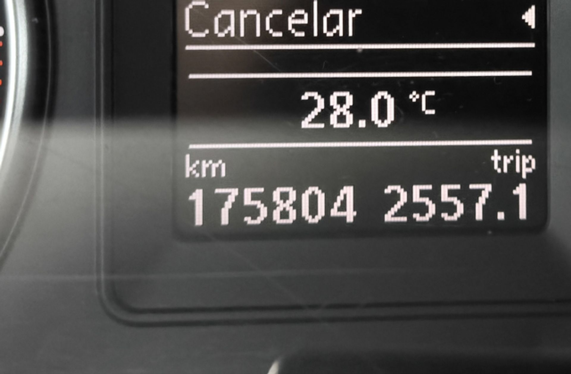Volkswagen Touran Advance 2.0 TDI - foto 9