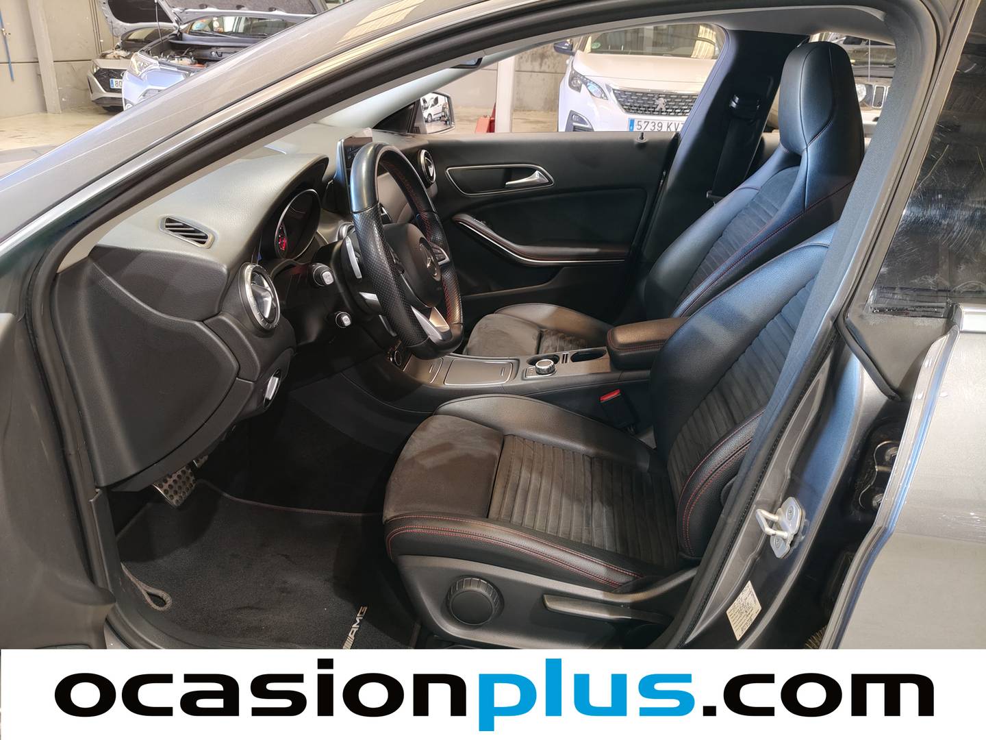 Foto asientos delanteros Mercedes CLA Mercedes-Benz CLA 200 d (136 CV) Pack AMG