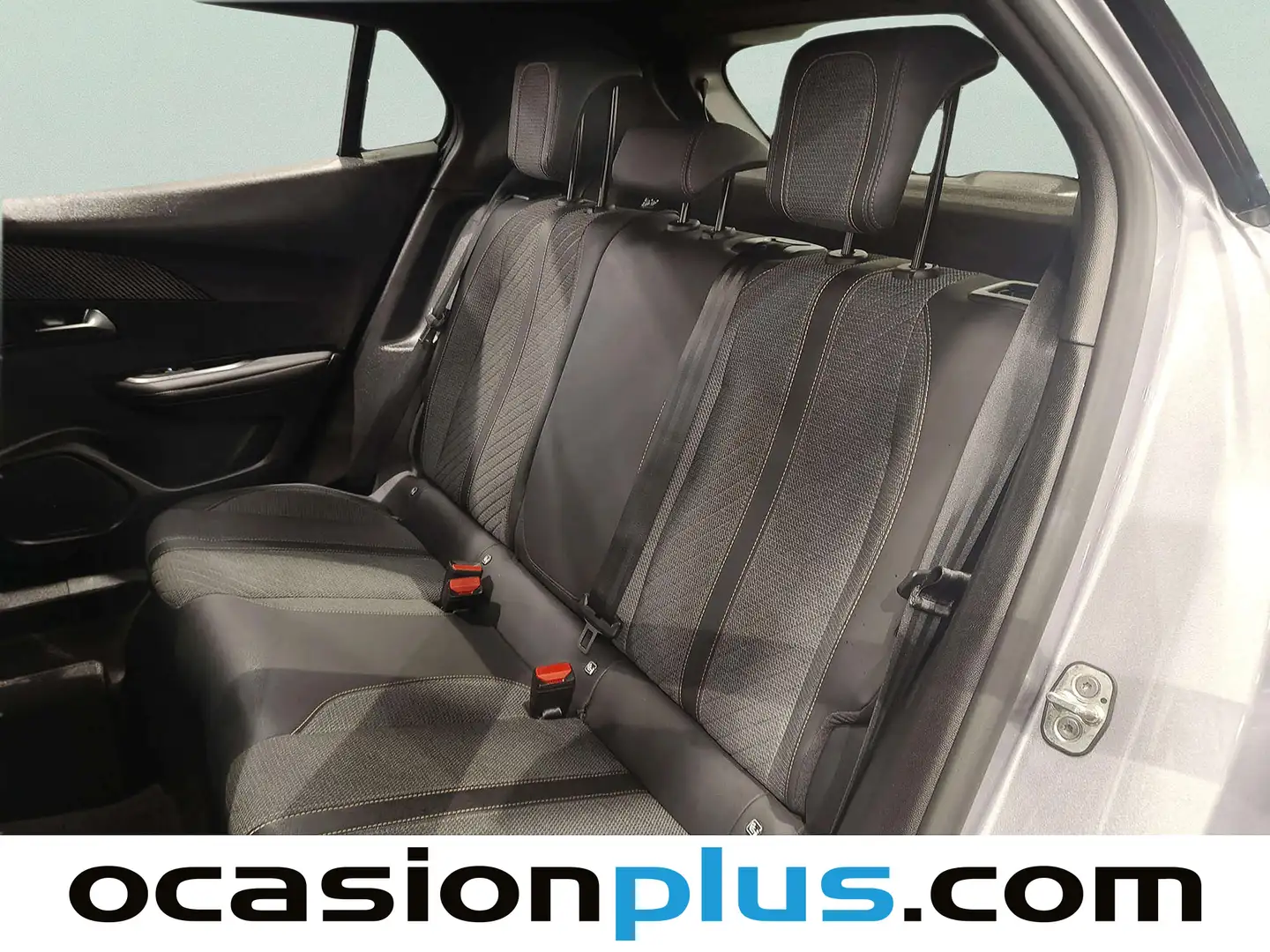 Foto Peugeot 2008 Peugeot 2008 Allure Hybrid eDCS6 (136 CV)