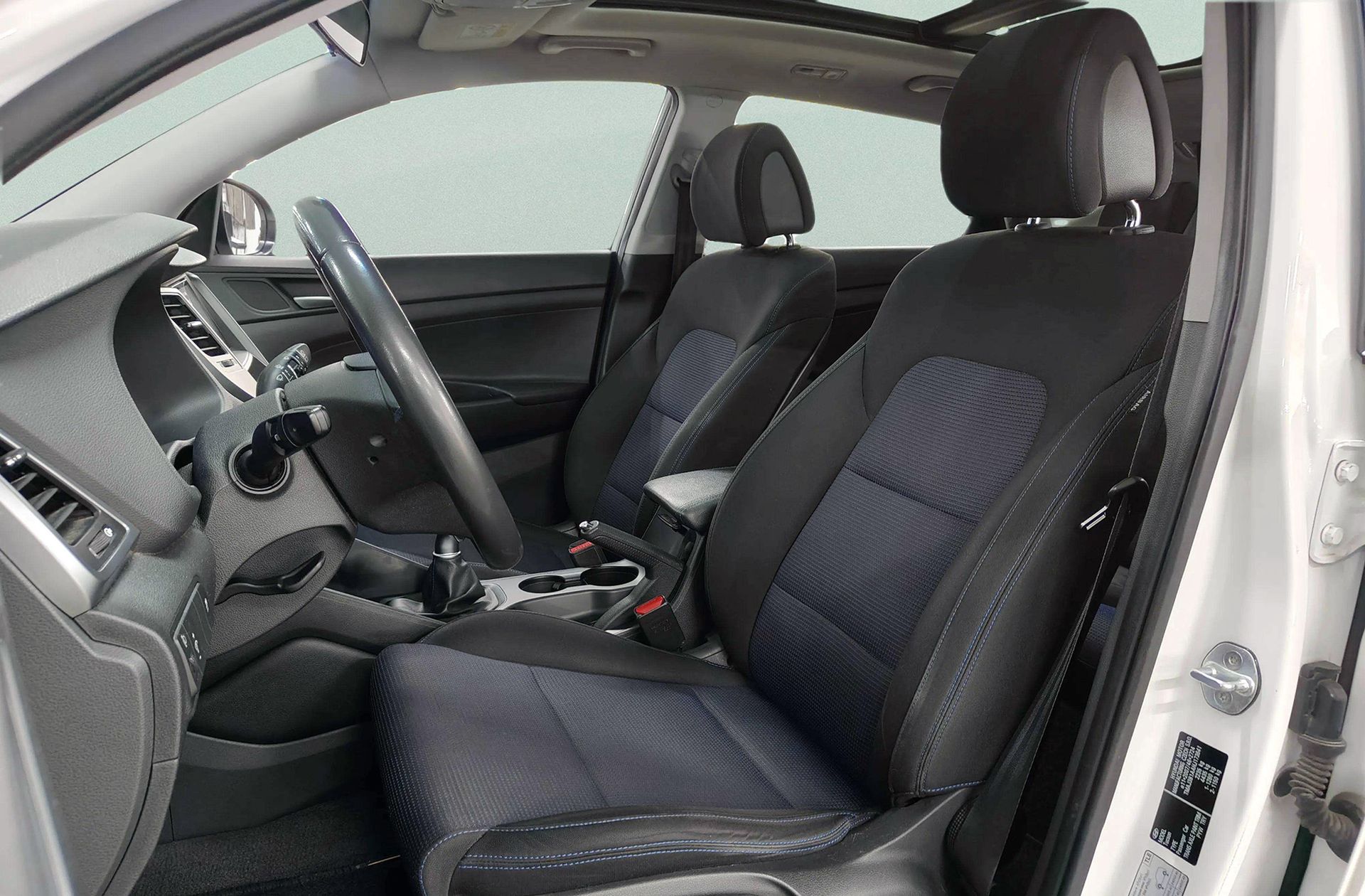 Hyundai Tucson 2.0 CRDi BlueDrive Klass Sky 4x2 - foto 10