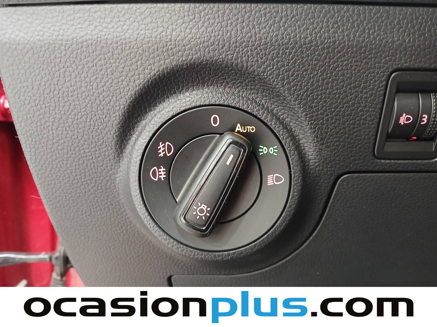 Extras y acabados del Seat Ibiza Seat Ibiza 1.0 MPI S&S Reference Plus (80 CV)