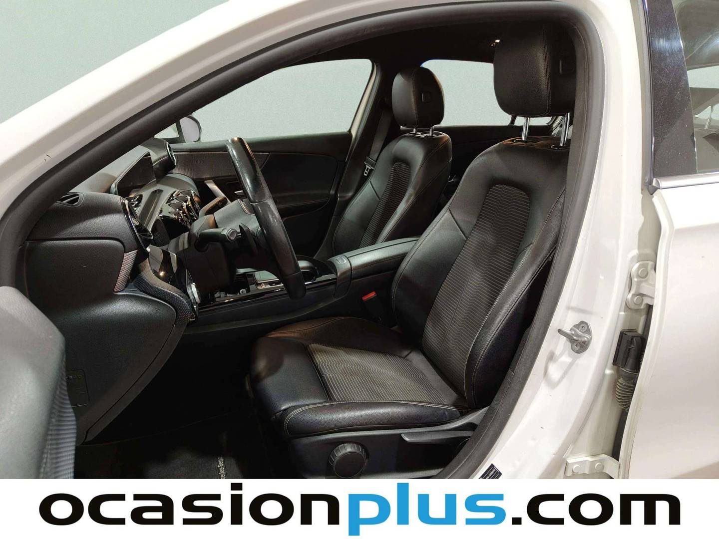 Foto asientos delanteros Mercedes Clase A Mercedes Clase A 180 d (116 CV)