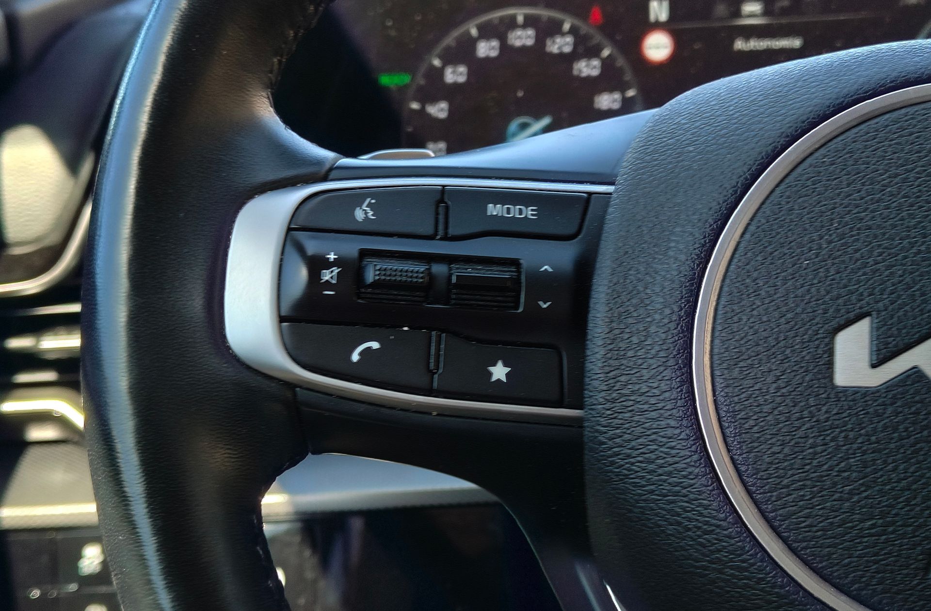Kia Sportage 1.6 T-GDi PHEV Tech 4x4 - foto 28