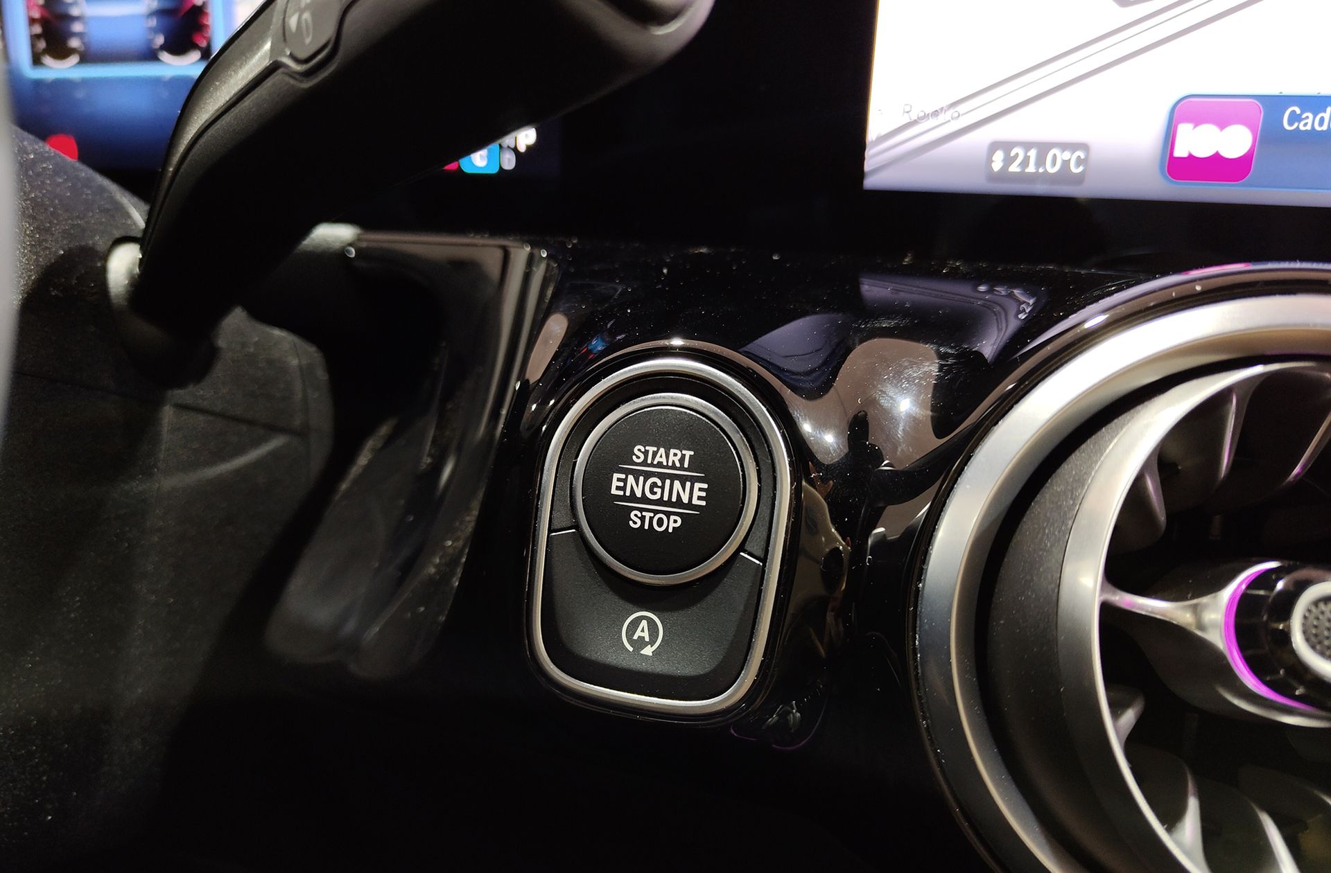 Mercedes-Benz GLA 200 d Pack AMG - foto 39