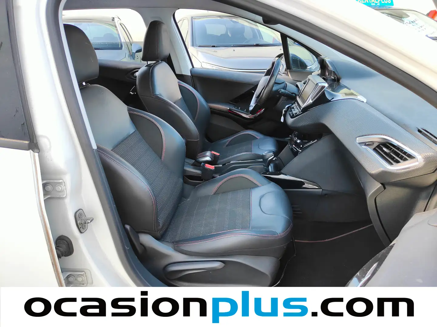 Foto Peugeot 2008 Peugeot 2008 BlueHDi 120 GT Line EAT6 (120 CV)