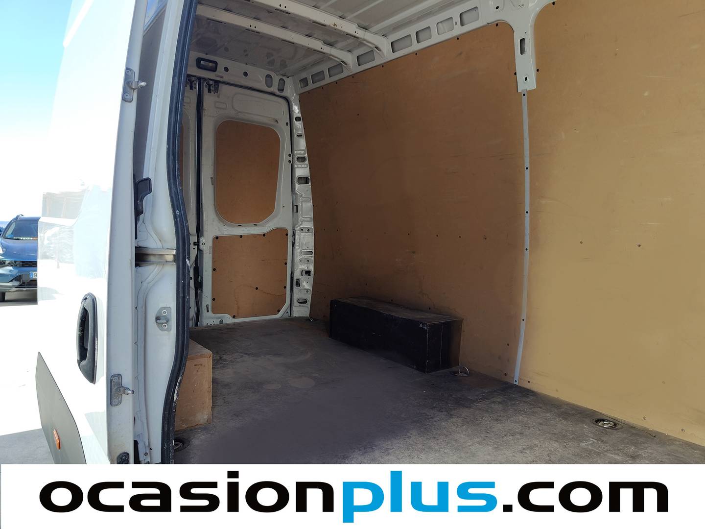 Fotos maletero Iveco Daily Iveco Daily Furgon 35S 16 V 3520L/H2 (156 CV)