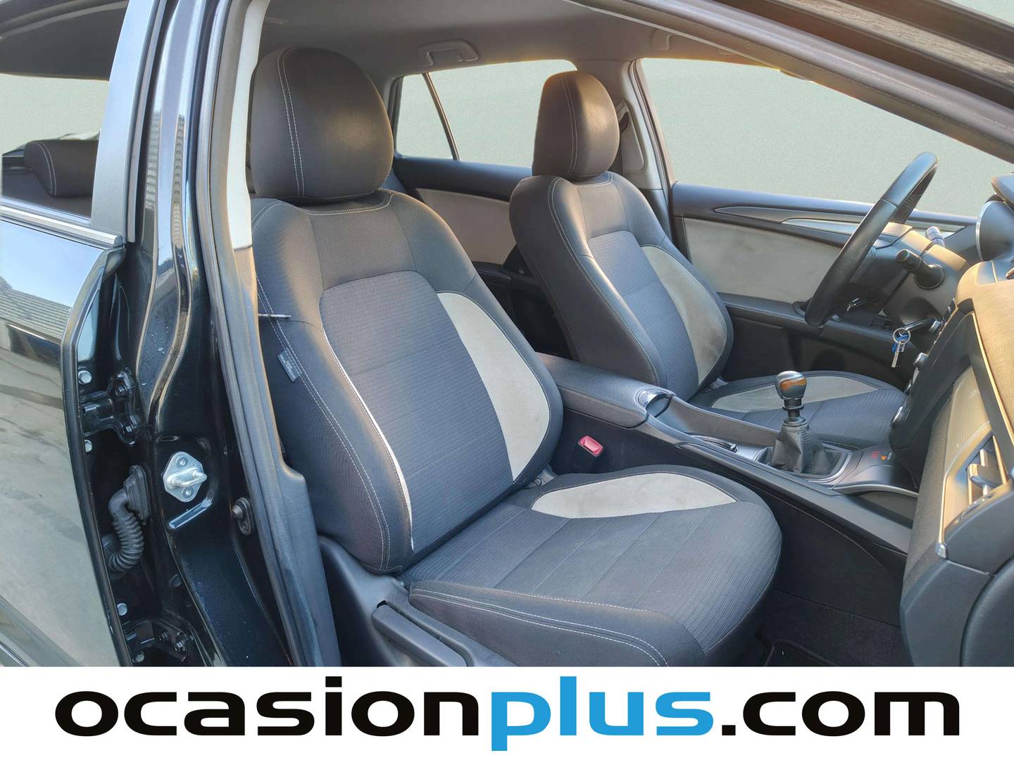 Foto Toyota Avensis Toyota Avensis 150D Touring Sports Business Advance (143 CV)