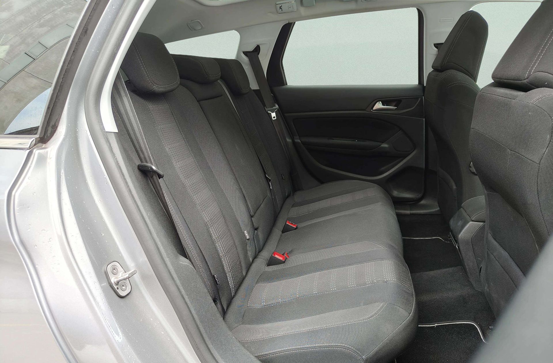 Peugeot 308 SW 2.0 BlueHDi Allure - foto 22