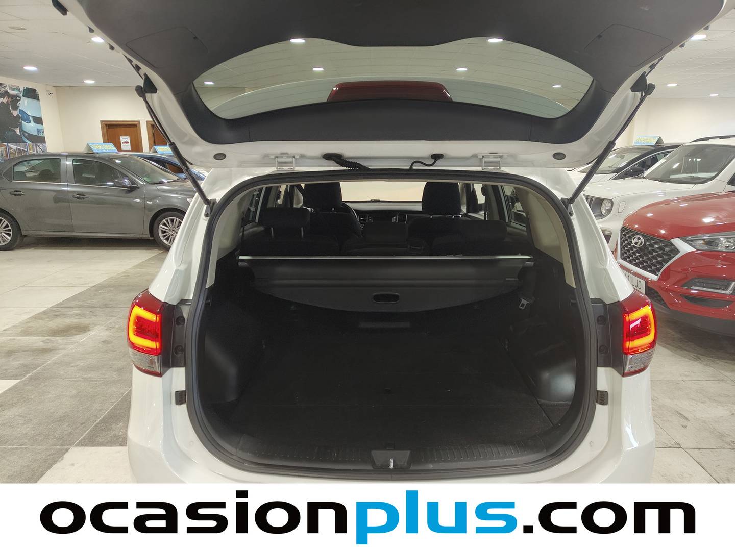 Foto KIA Carens Kia Carens 1.7 CRDi VGT Eco-Dynam x-Tech (115 CV)