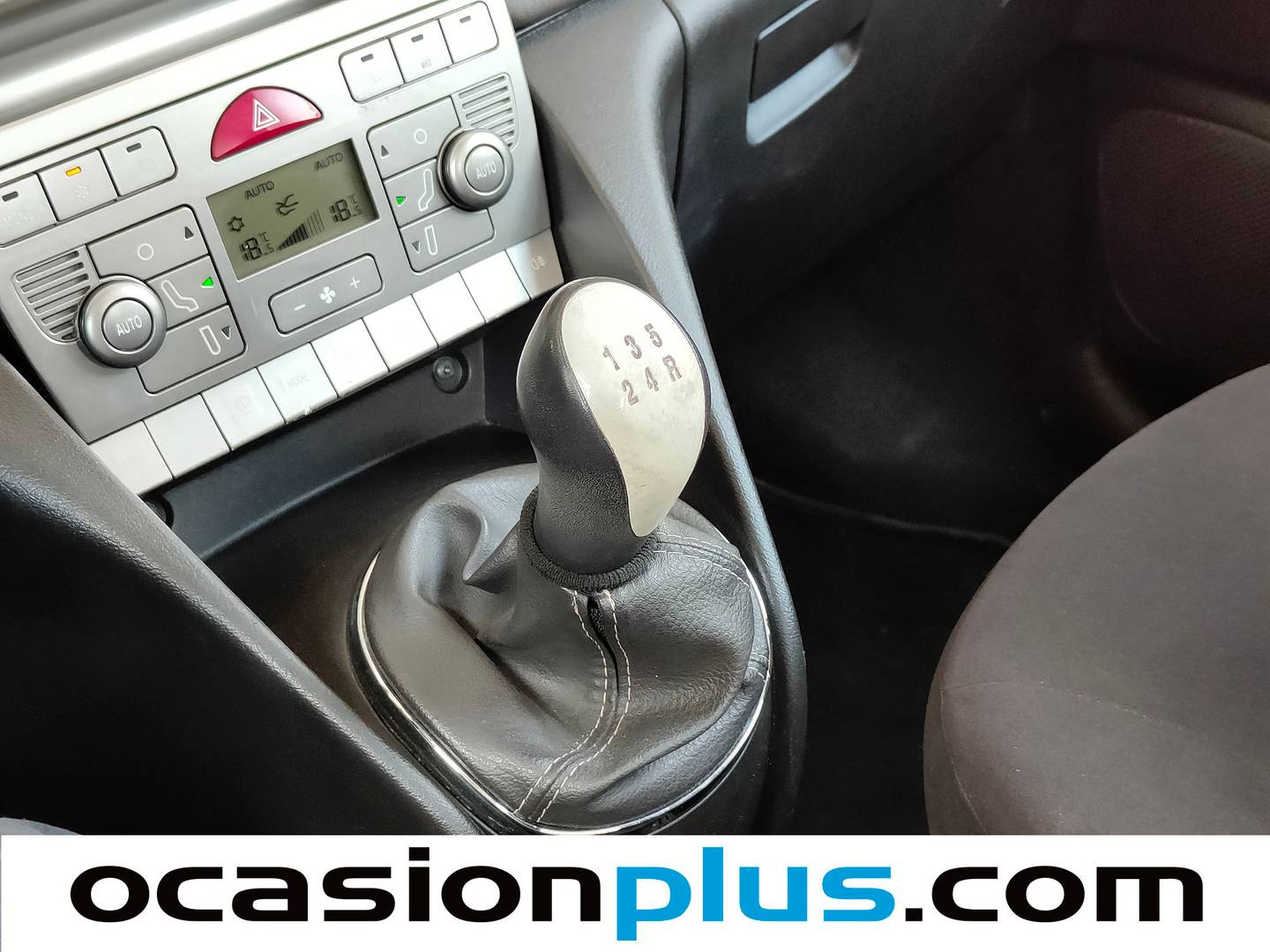 Extras y acabados del Lancia Ypsilon Lancia Ypsilon 1.3 JTD Platino (90 CV)