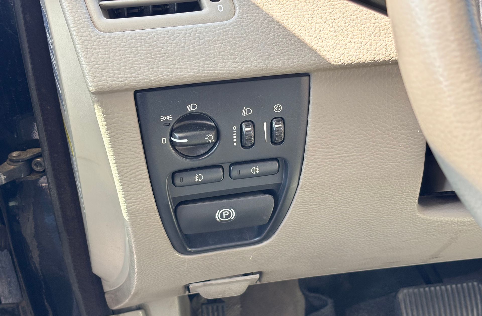Volvo XC90 2.4D Geartronic Momentum - foto 17