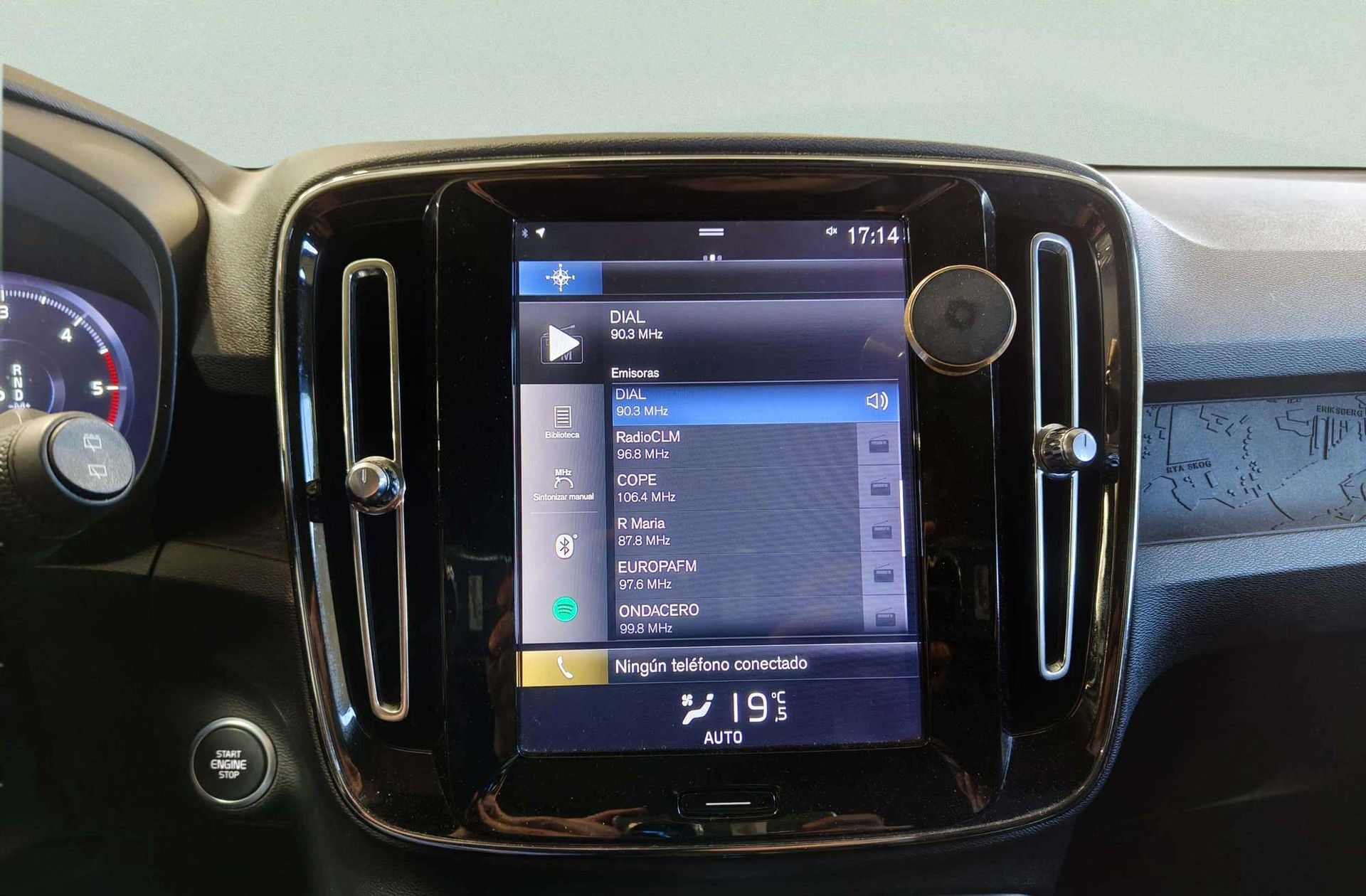 Volvo XC40 D3 Momentum - foto 33