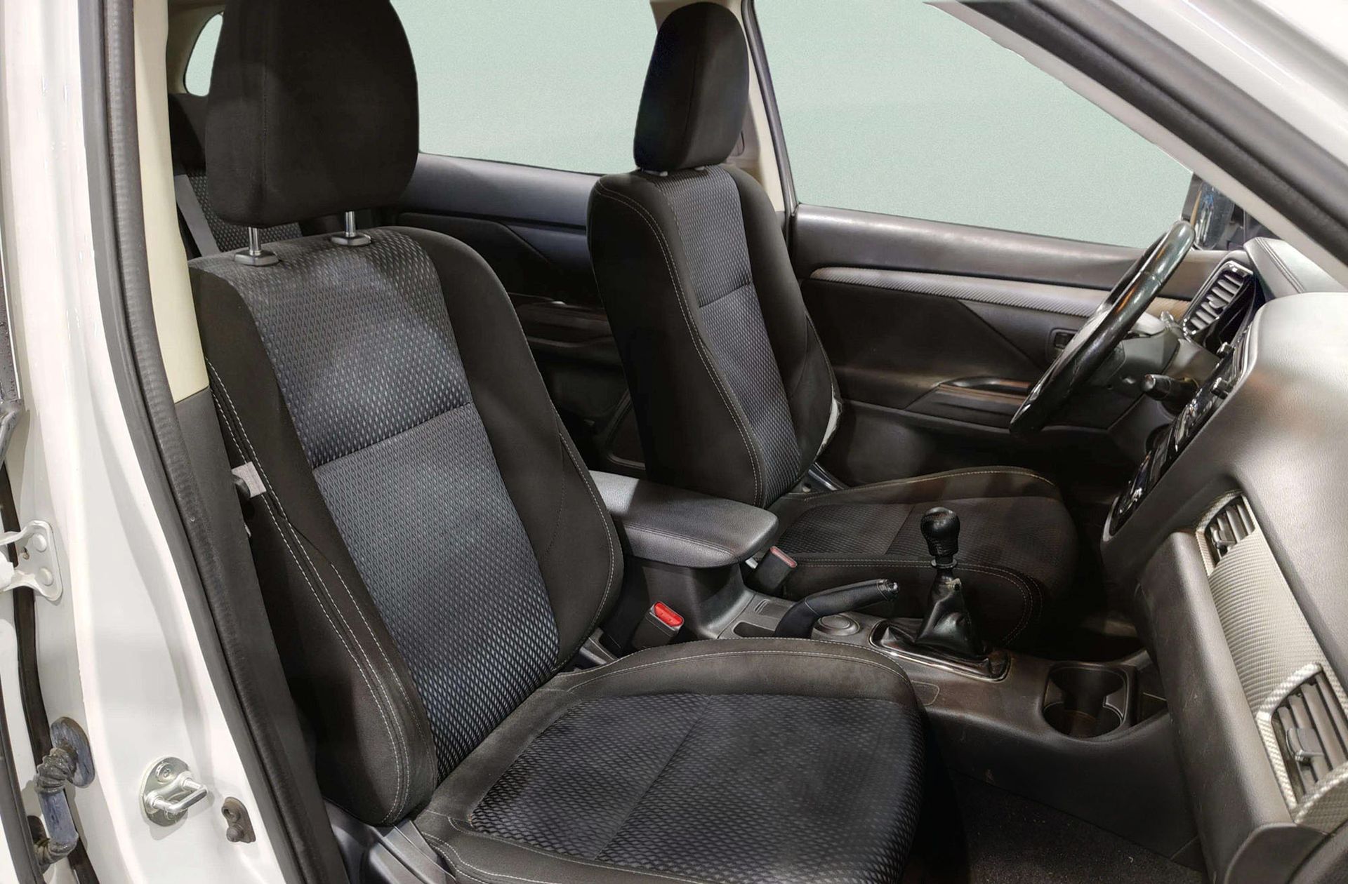 Mitsubishi Outlander 220 DI-D Motion 2WD - foto 16