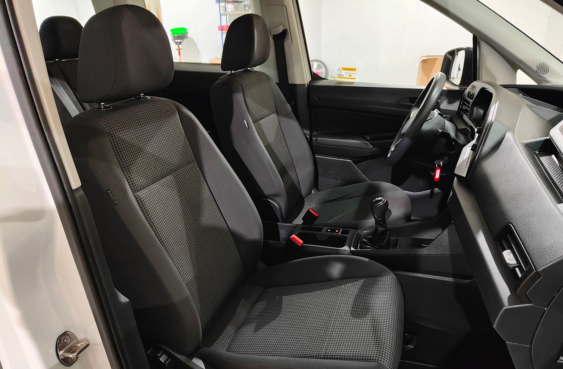 Volkswagen Caddy 2.0 TDI - foto 16
