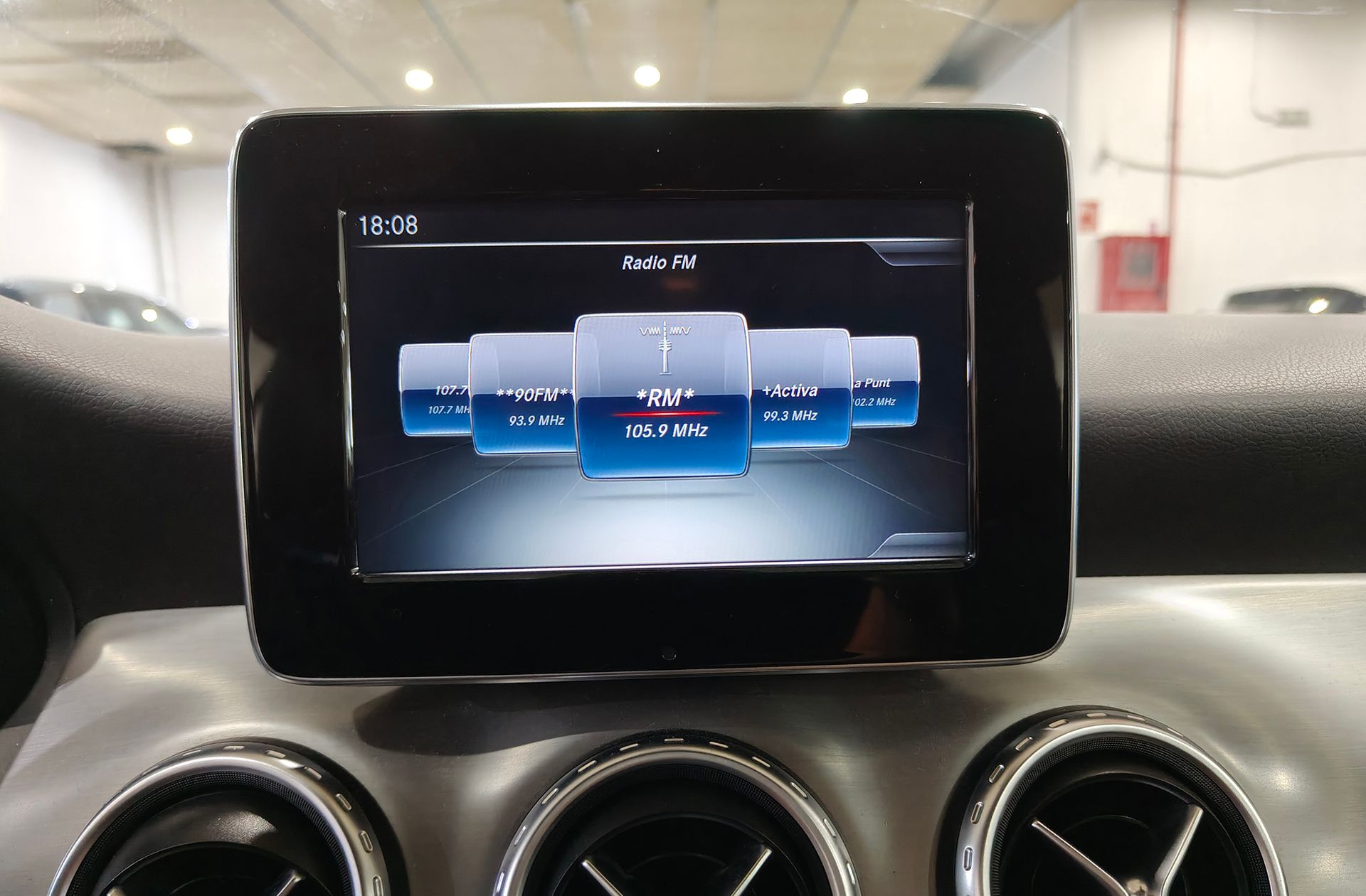 Mercedes-Benz GLA 200 d AMG Line - foto 27