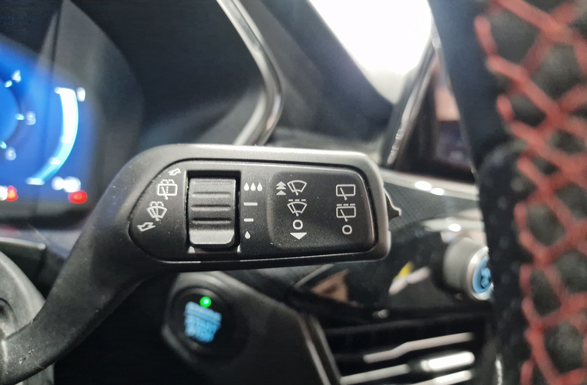 Ford Kuga 1.5 EcoBlue ST-Line - foto 33