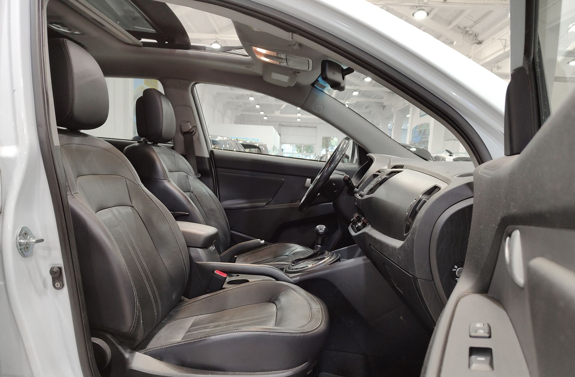 Kia Sportage 2.0 CRDi VGT Emotion 4x4 - foto 20