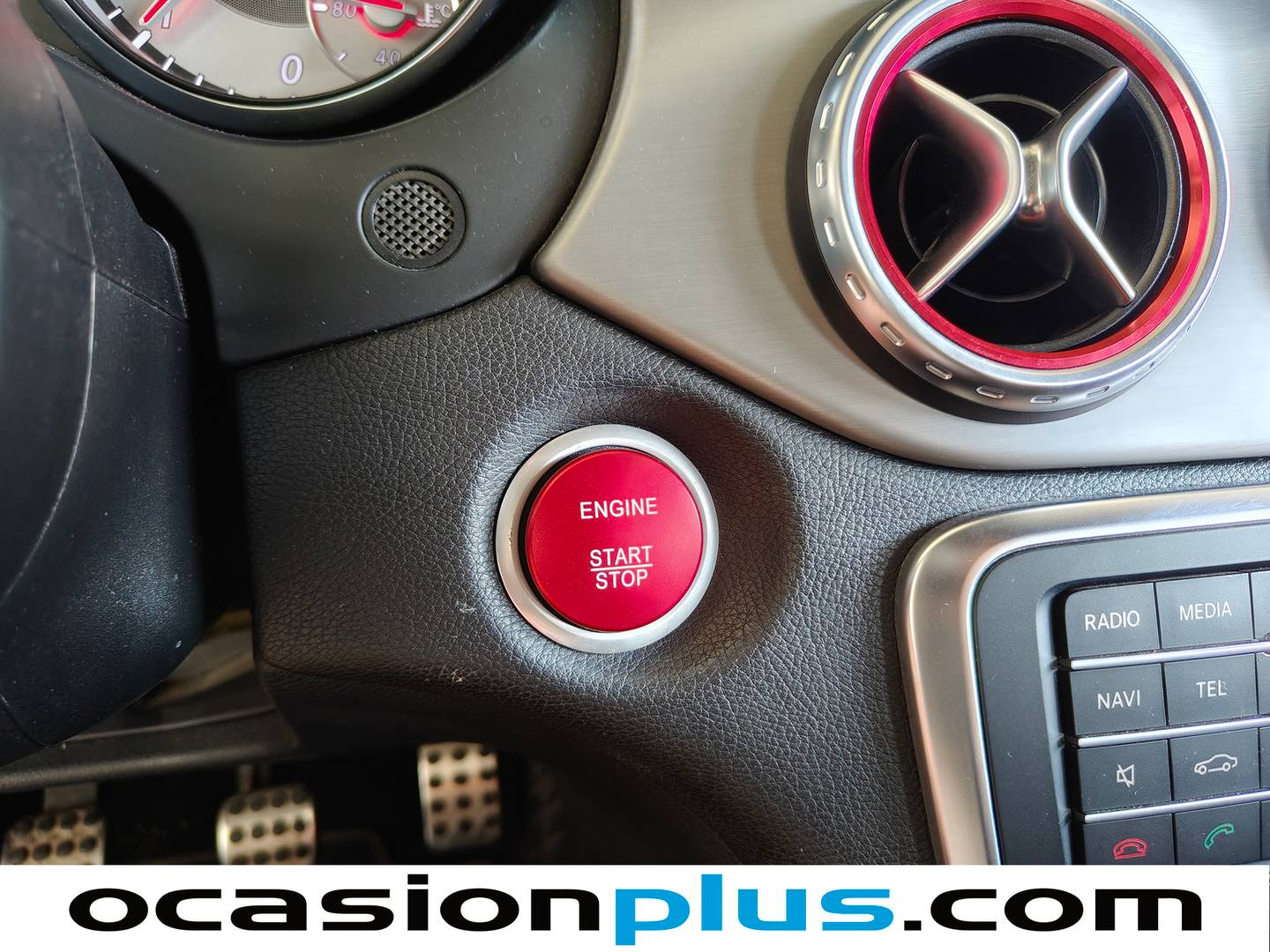 Equipamiento del Mercedes GLA Mercedes GLA 200 d AMG Line (136 CV)