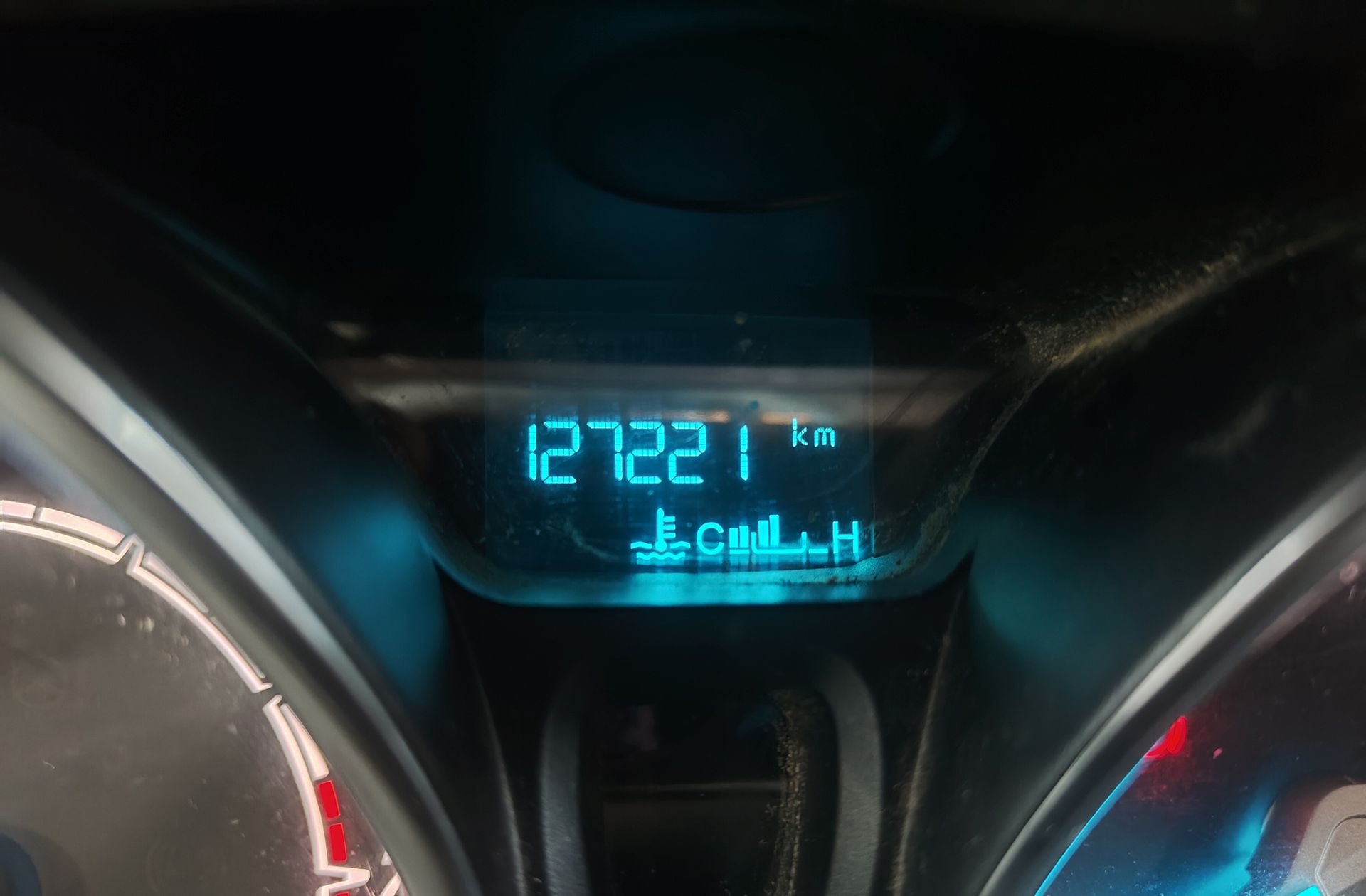 Ford Tourneo Courier 1.0 EcoBoost Titanium - foto 7