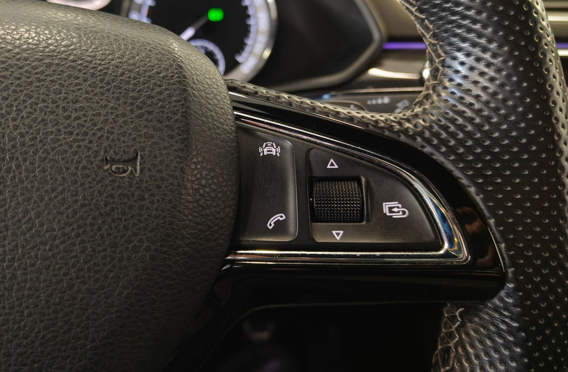 Škoda Superb Combi 2.0 TDI Sport Line DSG - foto 30