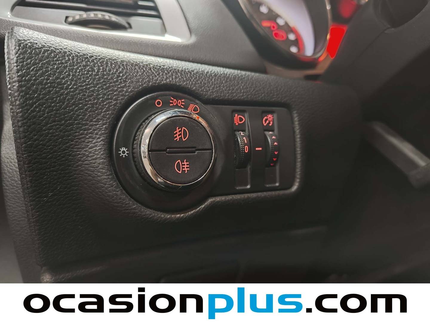 Extras y acabados del Opel Astra Opel Astra 1.6 Selective (115 CV)