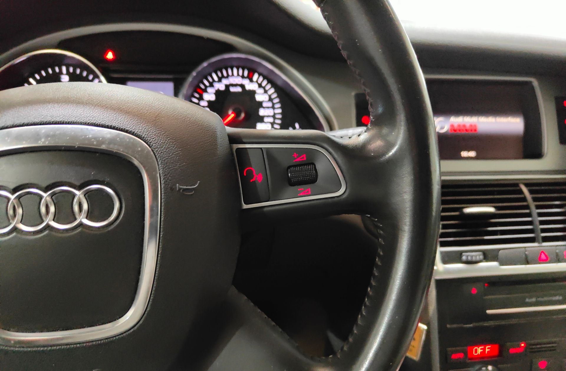 Audi Q7 Advanced 3.0 TDI quattro tiptronic 7 plazas - foto 28