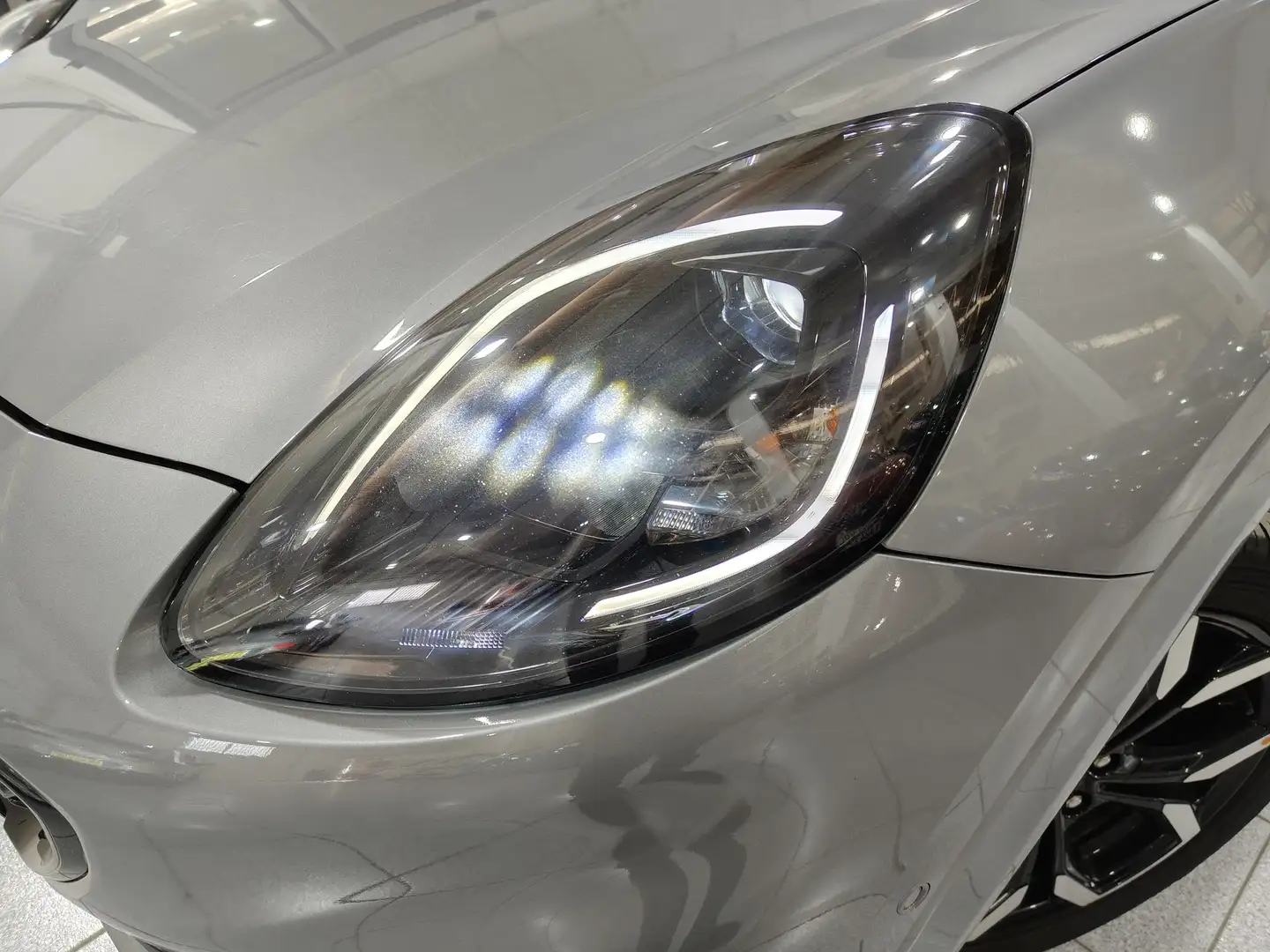 Foto Ford Puma Ford Puma 1.0 EcoBoost MHEV ST-Line X Auto (125 CV)