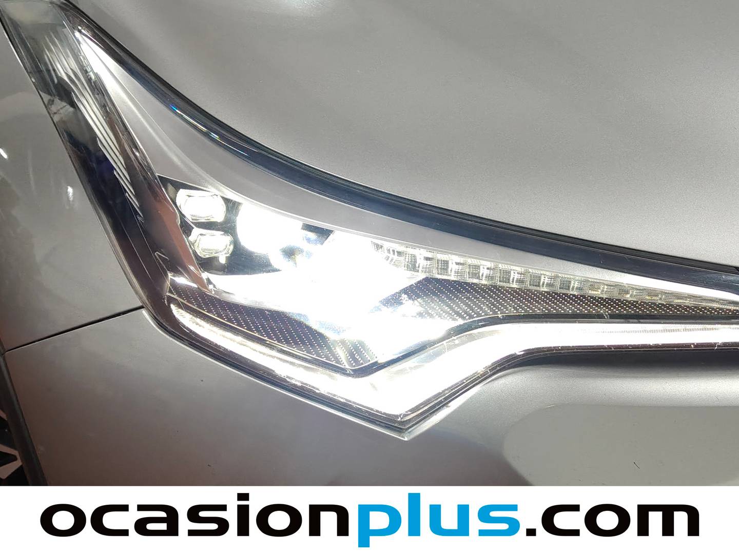 Acabados Toyota C-HR Toyota C-HR 1.8 125H Advance (122 CV)