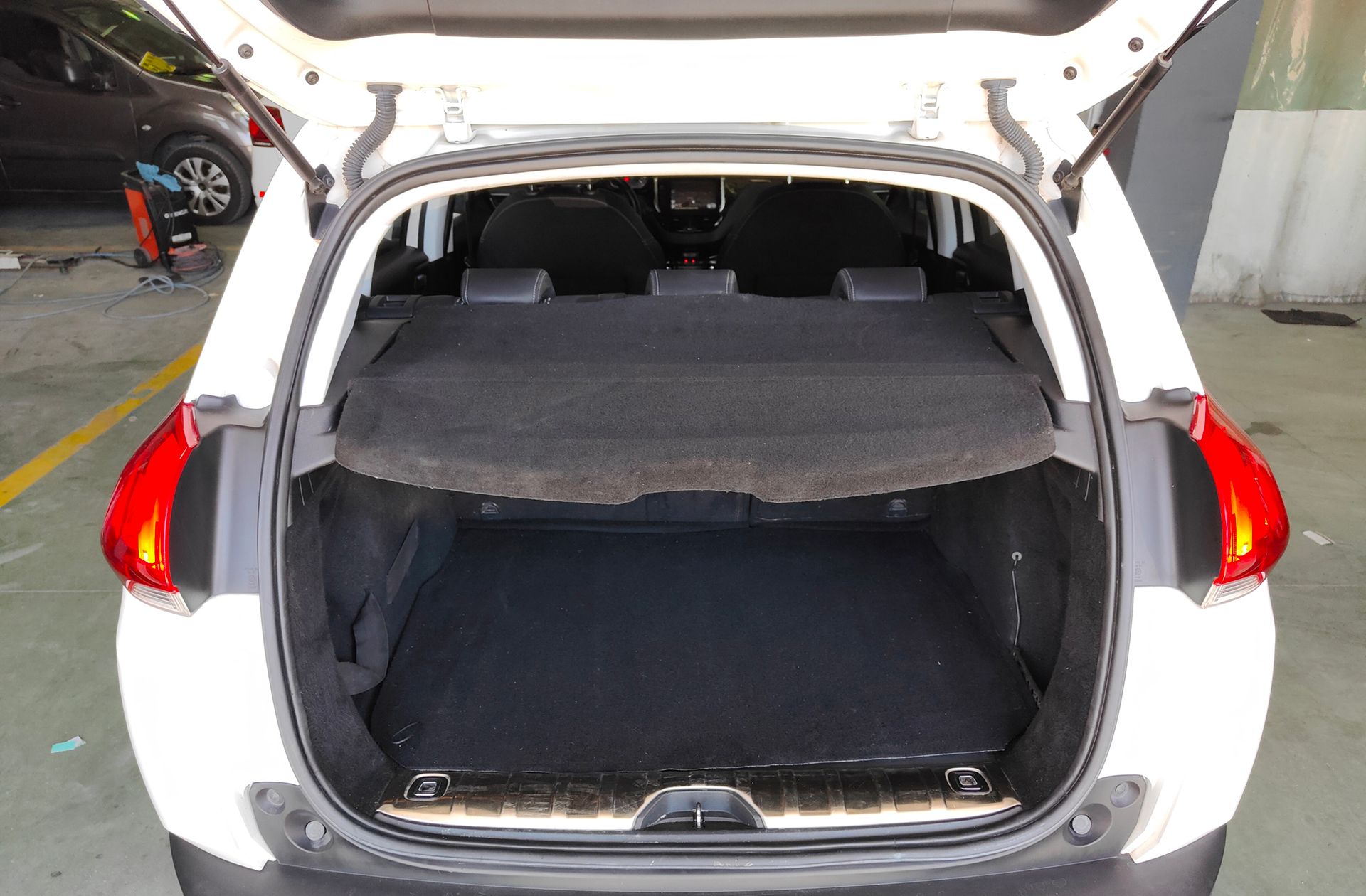 Peugeot 2008 BlueHDi 120 Allure - foto 14