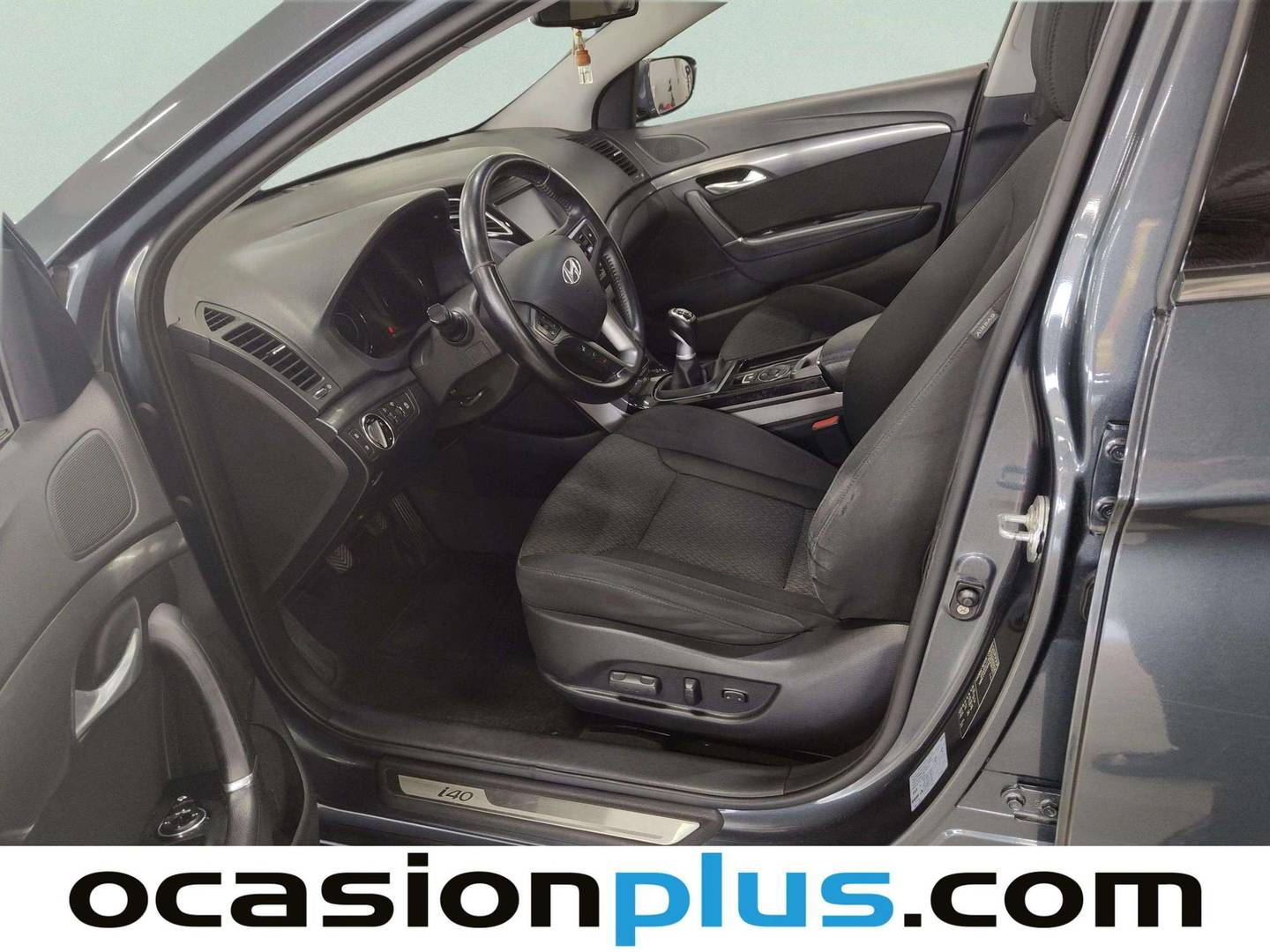 Foto asientos delanteros Hyundai i40 Hyundai i40 1.7 CRDI BlueDrive Tecno (115 CV)