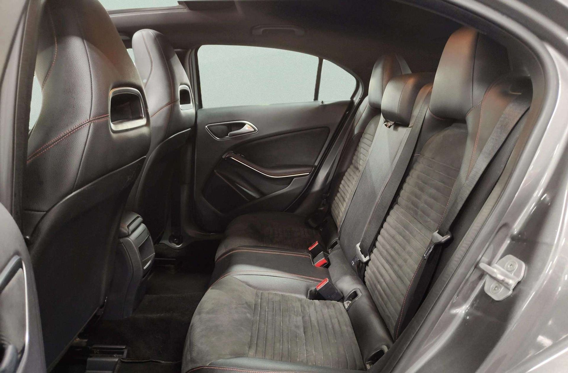 Mercedes-Benz Clase A 200 d AMG Line - foto 16