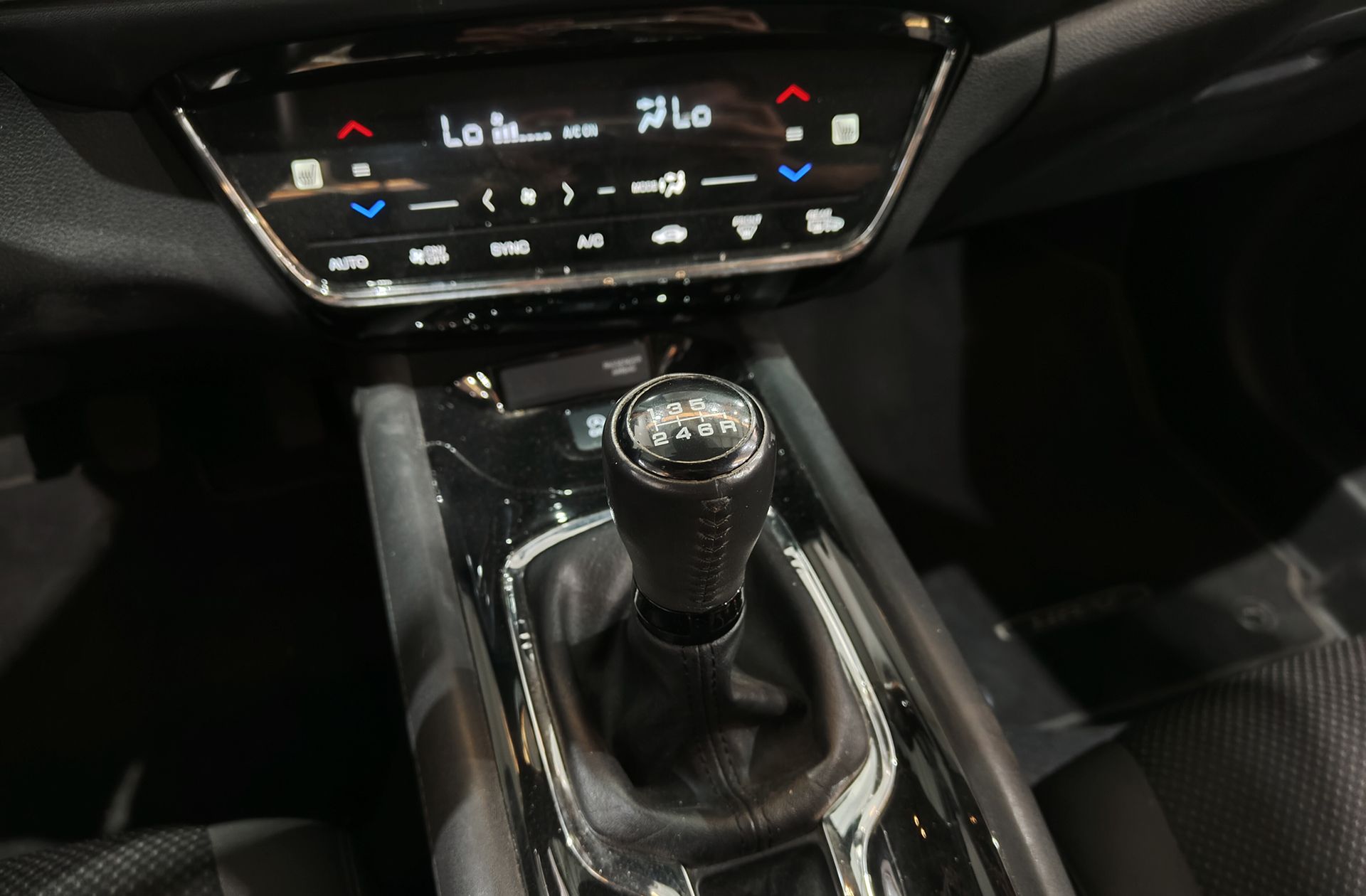Honda HR-V 1.5 i-VTEC Elegance - foto 5