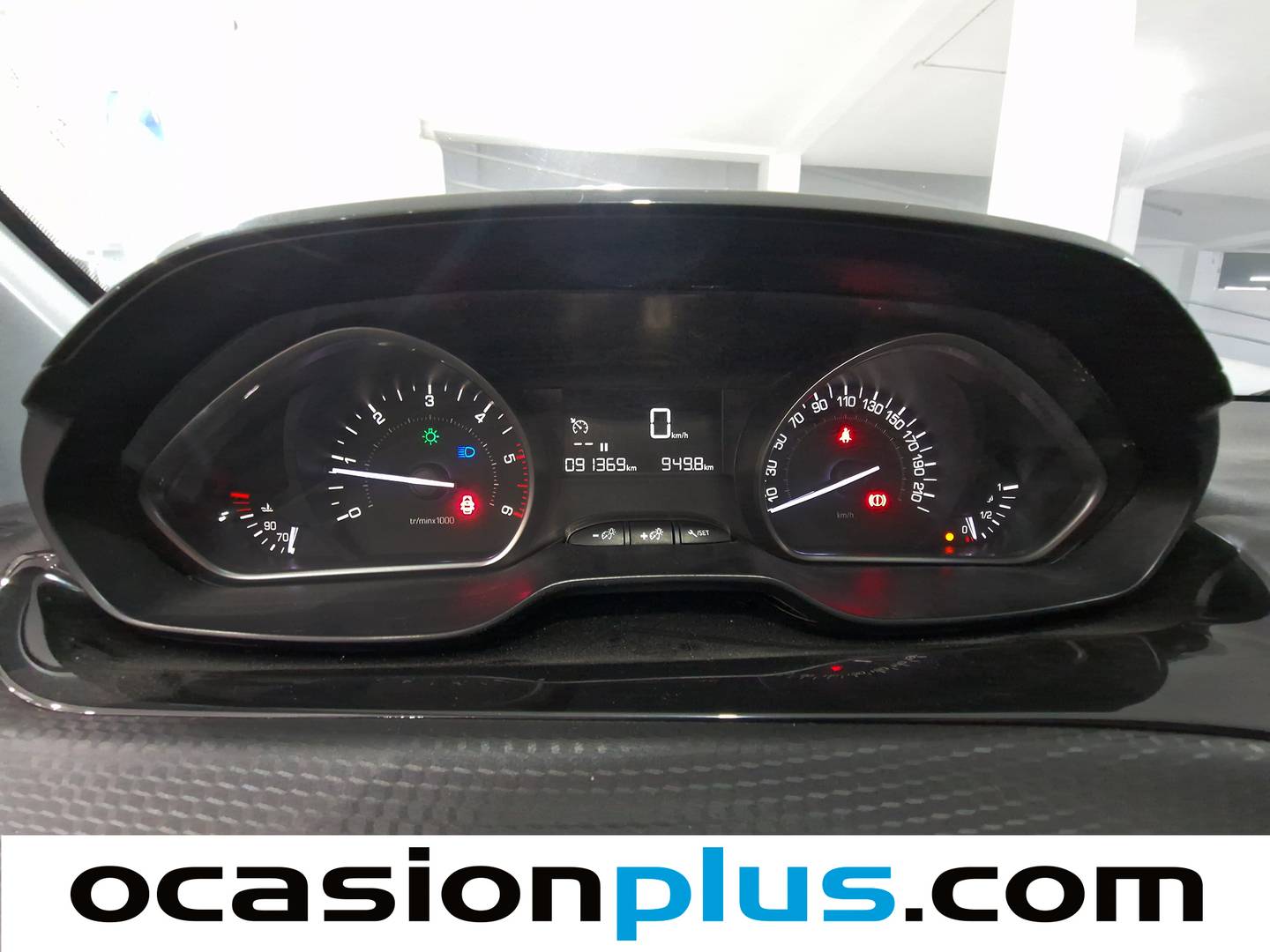 Foto Peugeot 2008 Peugeot 2008 BlueHDi 100 Signature  (100 CV)