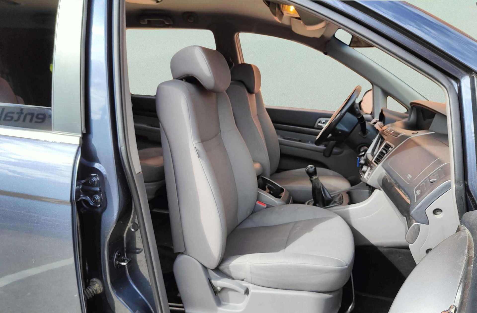 SsangYong Rodius 2.0 e-Xdi Premium 7 plazas - foto 17