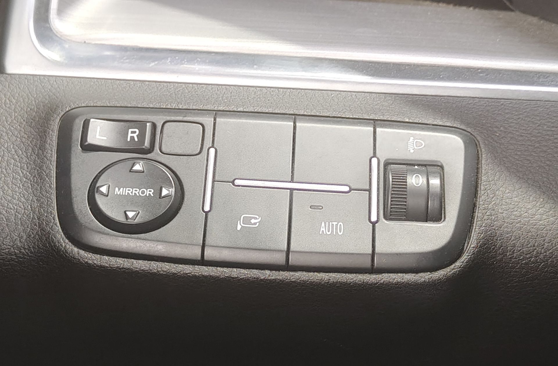 SWM G01 1.5T Luxury - foto 21