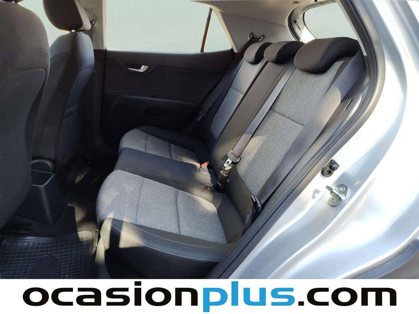 Foto asientos traseros KIA Stonic KIA Stonic 1.2 DPi Drive (79 CV)