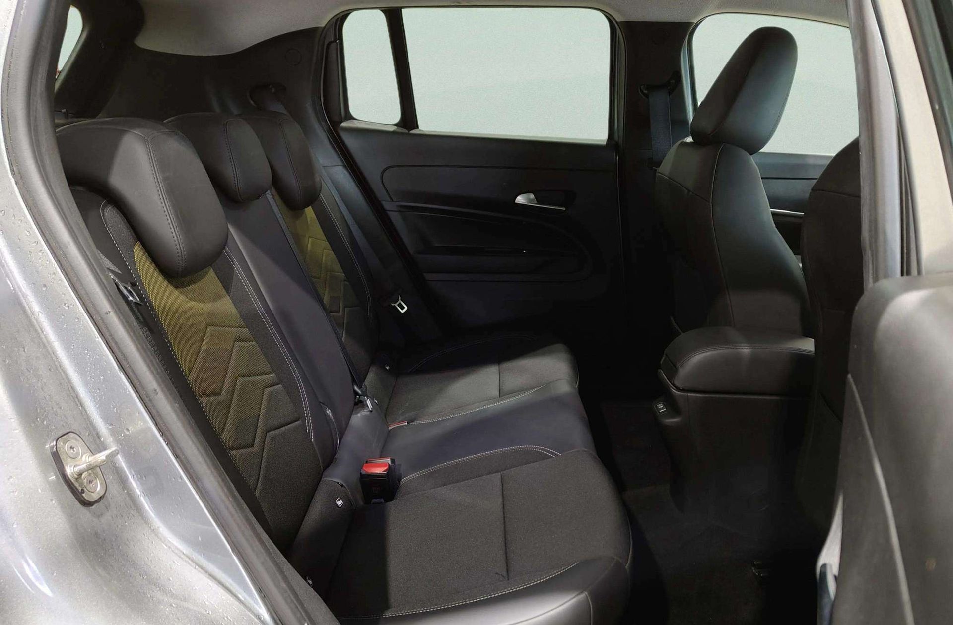 Jeep Avenger 1.2 G Summit - foto 22