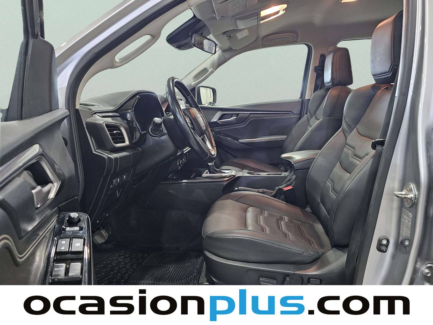 Foto asientos delanteros Isuzu D-Max Isuzu D-Max 1.9 Crew N60 FF 4X4 A/T (163 CV)