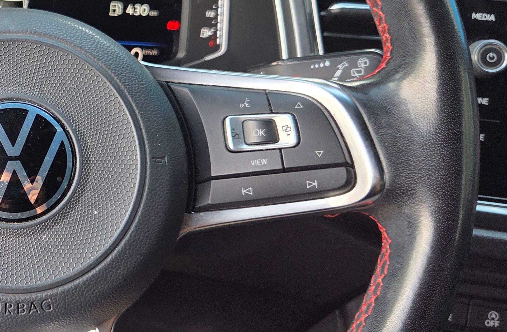 Volkswagen T-Roc Sport 1.5 TSI - foto 28