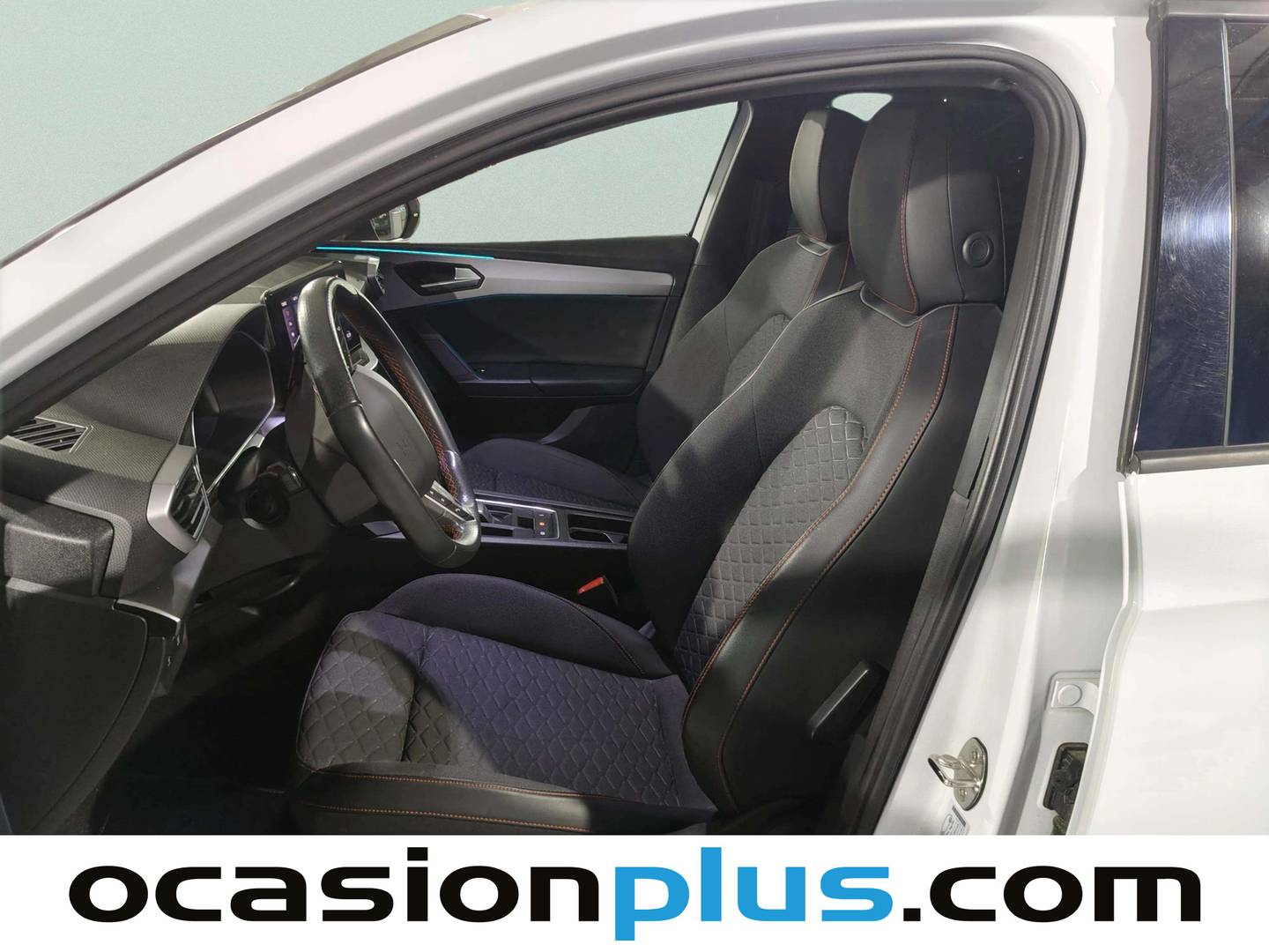 Foto asientos delanteros Seat León Seat León 1.5 eTSI S&S FR Special Edition Vision DSG (150 CV)