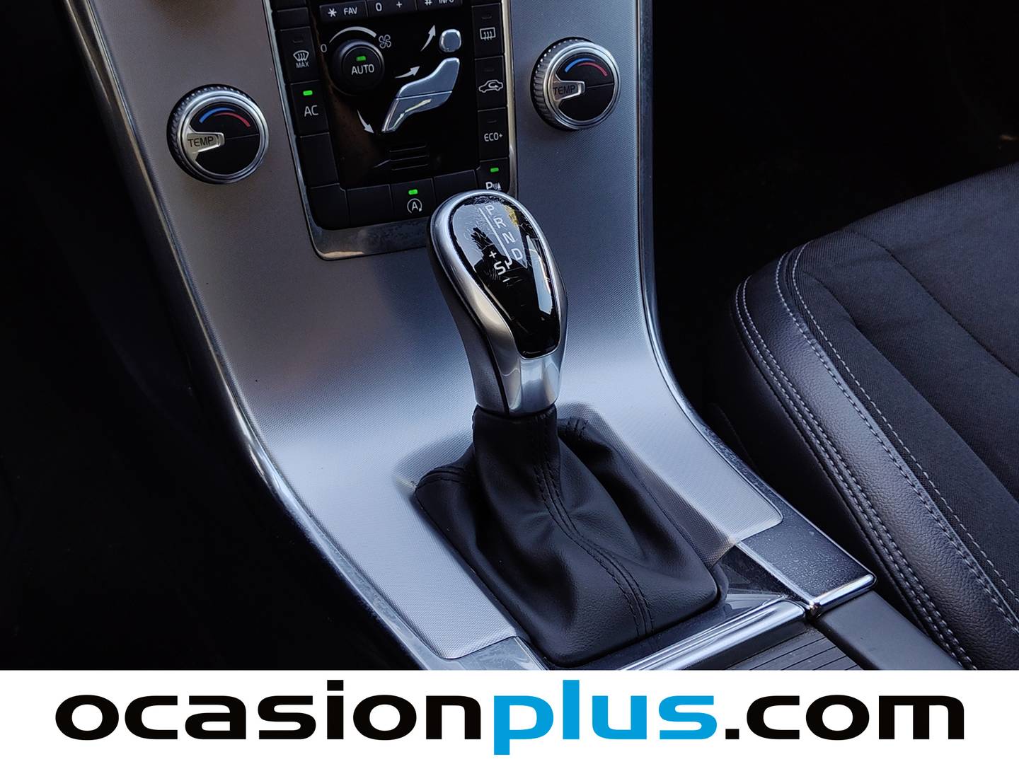 Foto Volvo XC60 Volvo XC60 D3 Momentum Auto (150 CV)