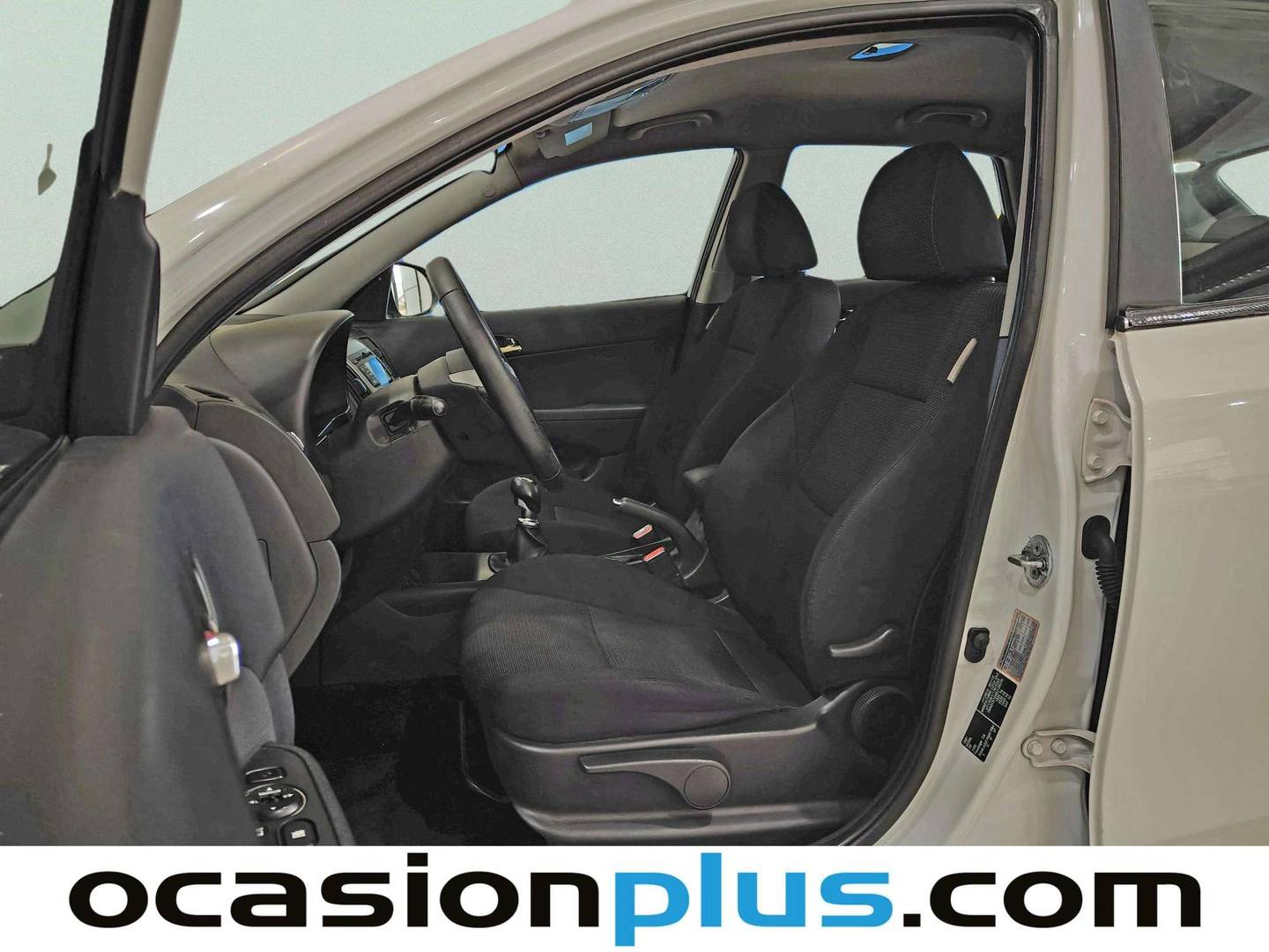 Foto asientos delanteros Hyundai i30 Hyundai i30 1.6 CRDI Comfort GL (90 CV)