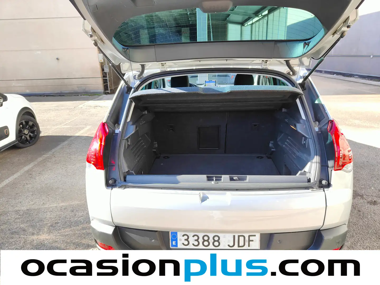 Foto Peugeot 3008 Peugeot 3008 1.6 VTI Style (120 CV)