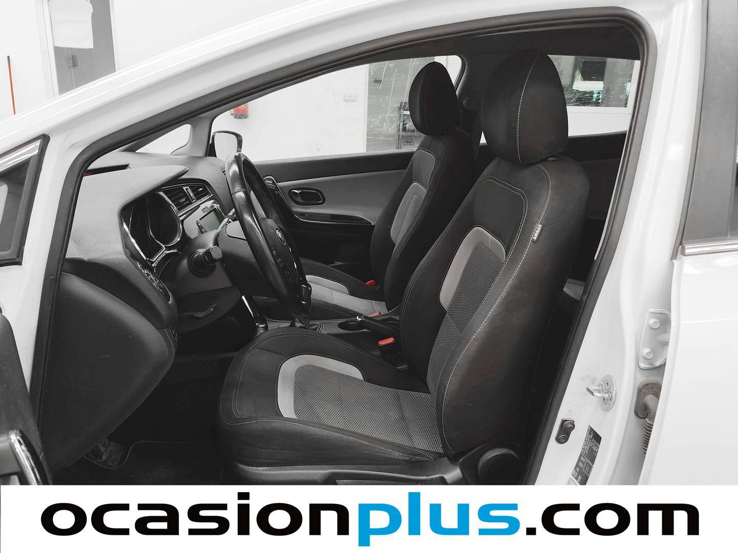 Foto asientos delanteros KIA Ceed KIA Ceed 1.6 CRDi VGT x-Tech17 (136 CV)