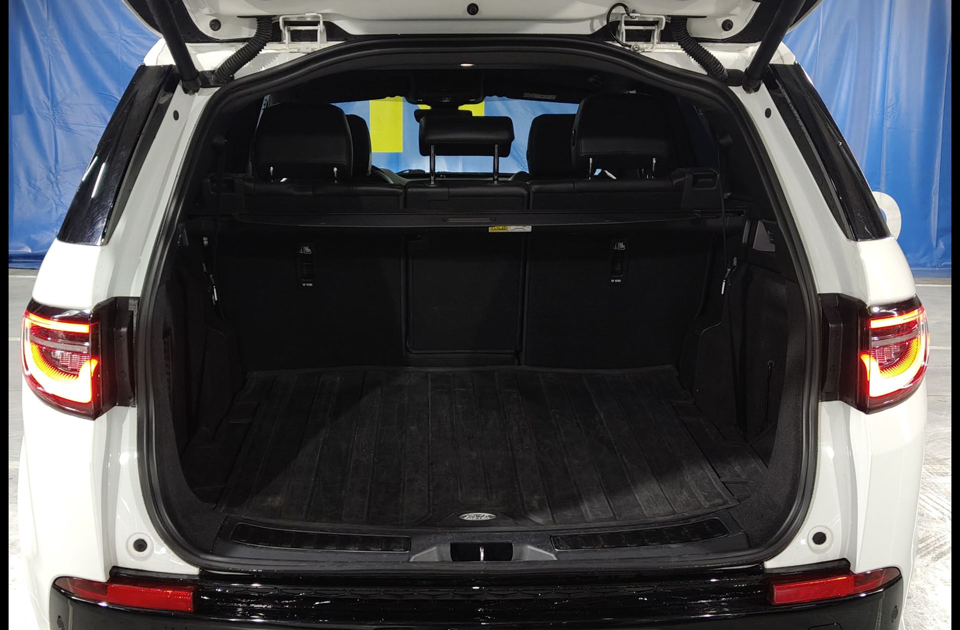Land Rover Discovery Sport 2.0D TD4 MHEV R-Dynamic S AWD - foto 24