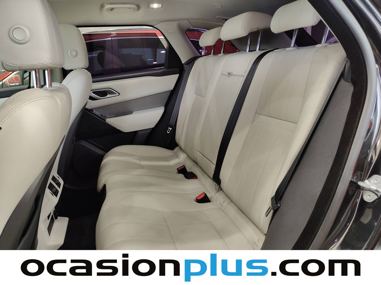 Foto asientos traseros Land Rover Range Rover Velar Land Rover Range Rover Velar 2.0D I4 MHEV S 4WD Auto (204 CV)