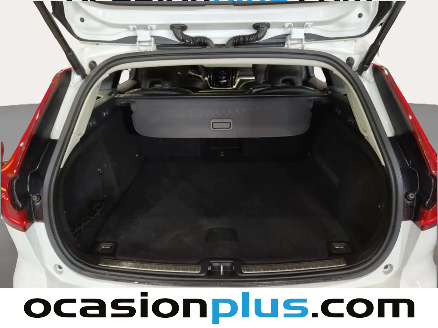 Foto Volvo V60 Volvo V60 T8 Business Plus AWD Auto (390 CV)