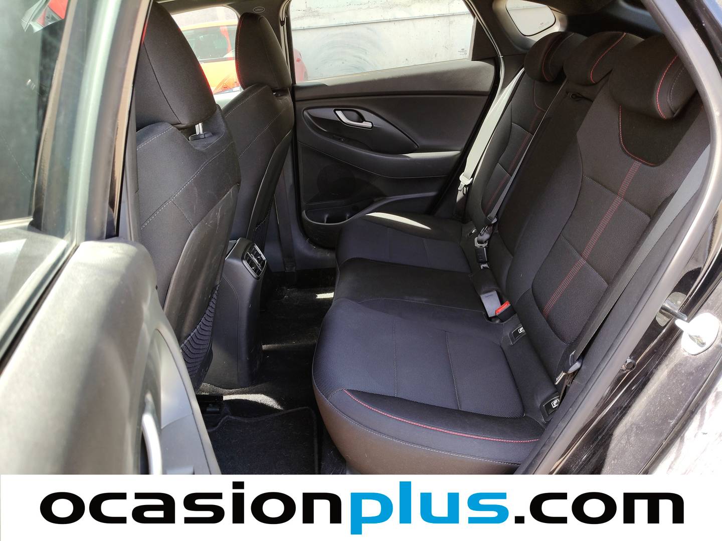 Foto asientos traseros Hyundai i30 HYUNDAI i30 1.5 TGDI 48V N-Line X Fastback DCT (159 CV)