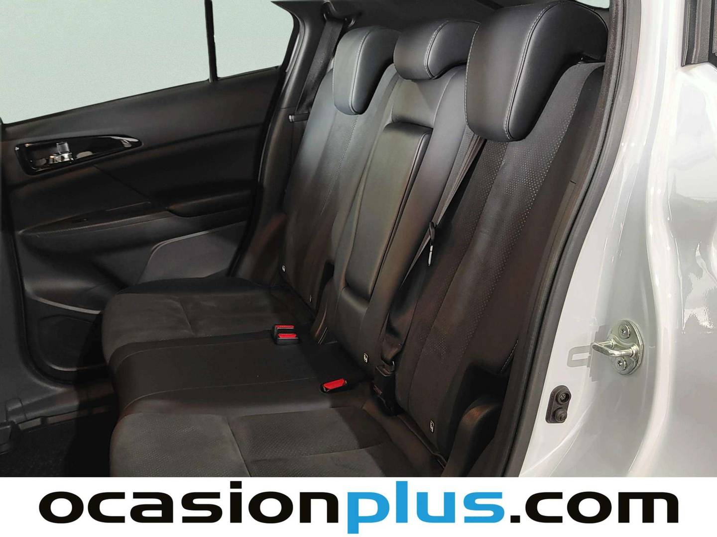 Foto asientos traseros Mitsubishi Eclipse Cross Mitsubishi Eclipse Cross 2.4 PHEV Kaiteki 4WD Auto (188 CV)