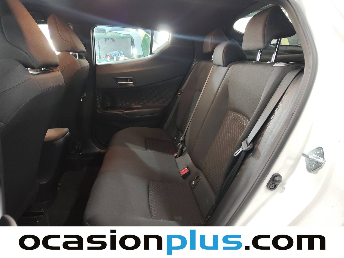 Foto asientos traseros Toyota C-HR Toyota C-HR 1.8 125H Active  (122 CV)